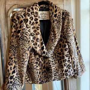 ⭐️SALE!!! Super Soft Leopard Faux Fur Jacket⭐️